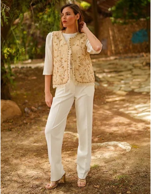 Pantalón blanco de crepe con pinzas y tiro alto