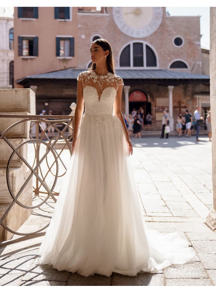 Robe longue de mariage en tulle avec corsage brodé effet tatouage