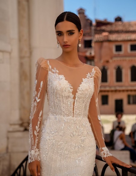 Long wedding dress with lace tattoo effect long sleeves