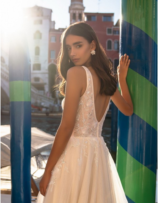 Vestido de novia largo marfil con escote en V y cuerpo de... 2
