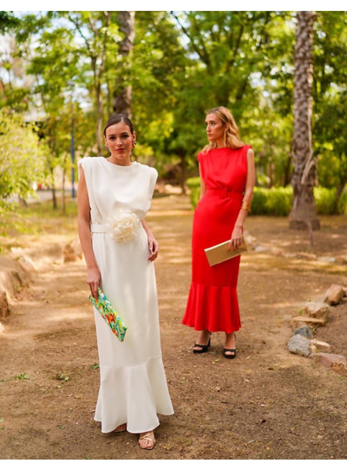 Vestido midi blanco sin mangas con volante