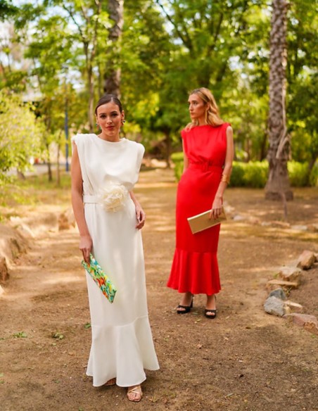 Robe midi blanche sans manches à volants