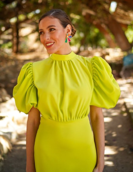 Short sleeve midi party dress with bows at the back for guests.