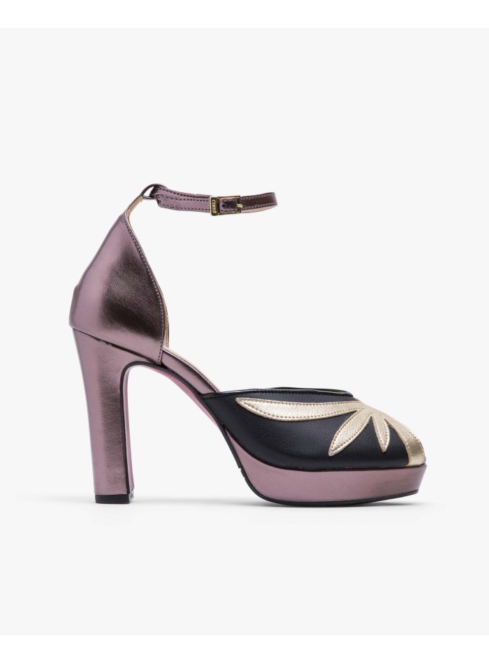 High-heeled sandals in bronze metallic lamé