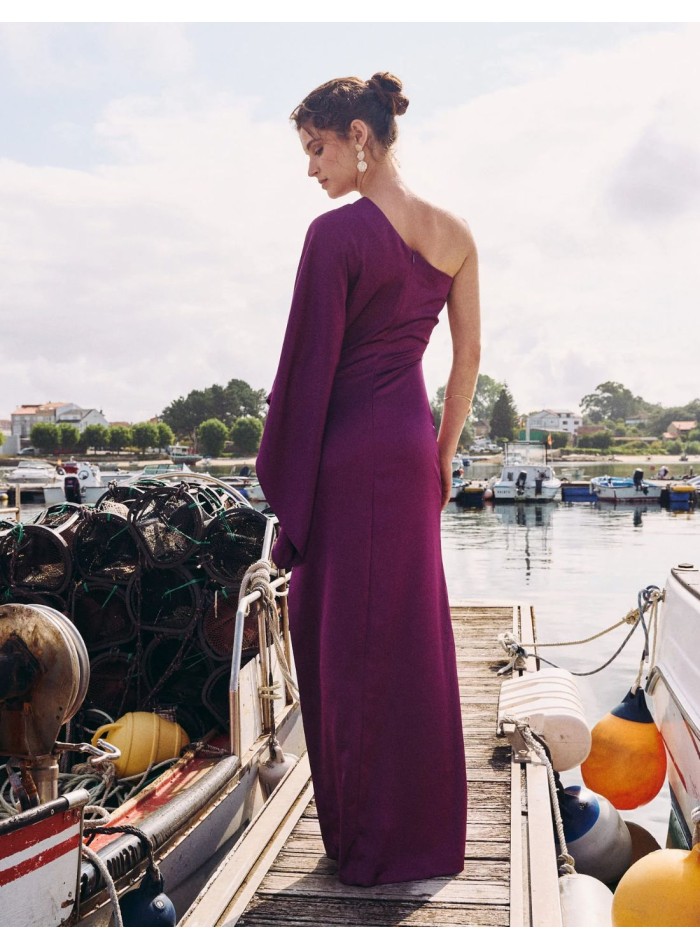 Robe longue en satin avec manches chauve-souris...