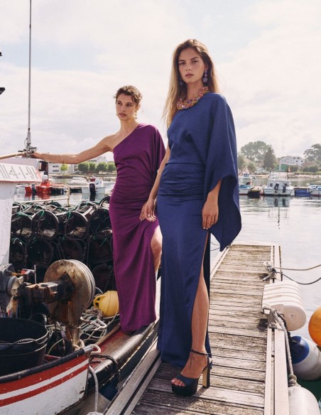 Vestido largo de fiesta satinado con manga murciélago Vestido largo de fiesta satinado con manga murciélago