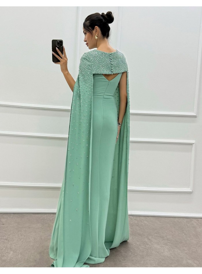 Robe longue de fête avec manches cape et...