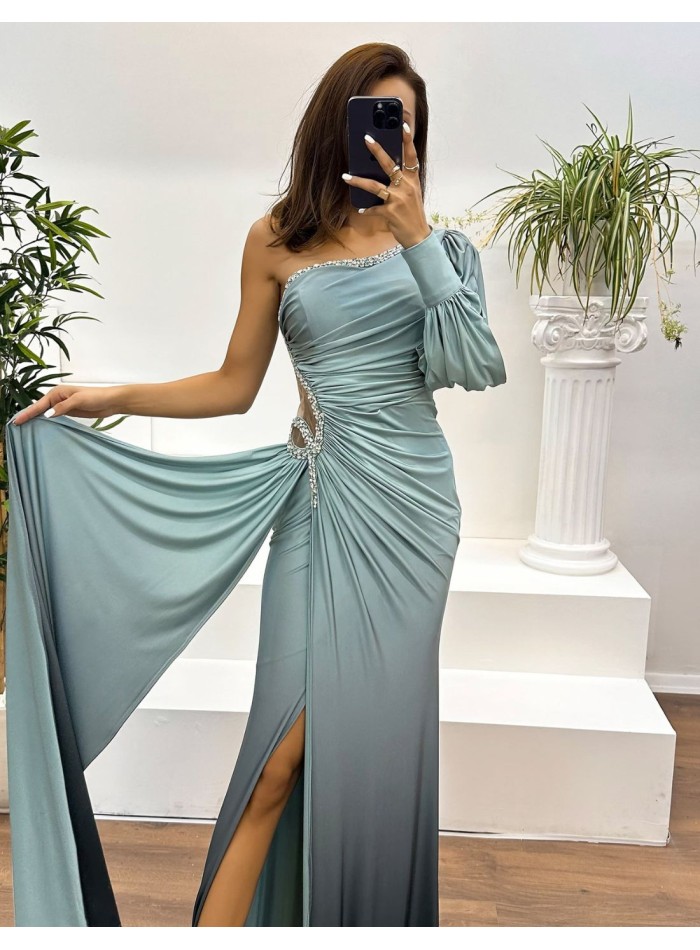 Robe longue asymétrique de fête avec dégradé et jupe cape