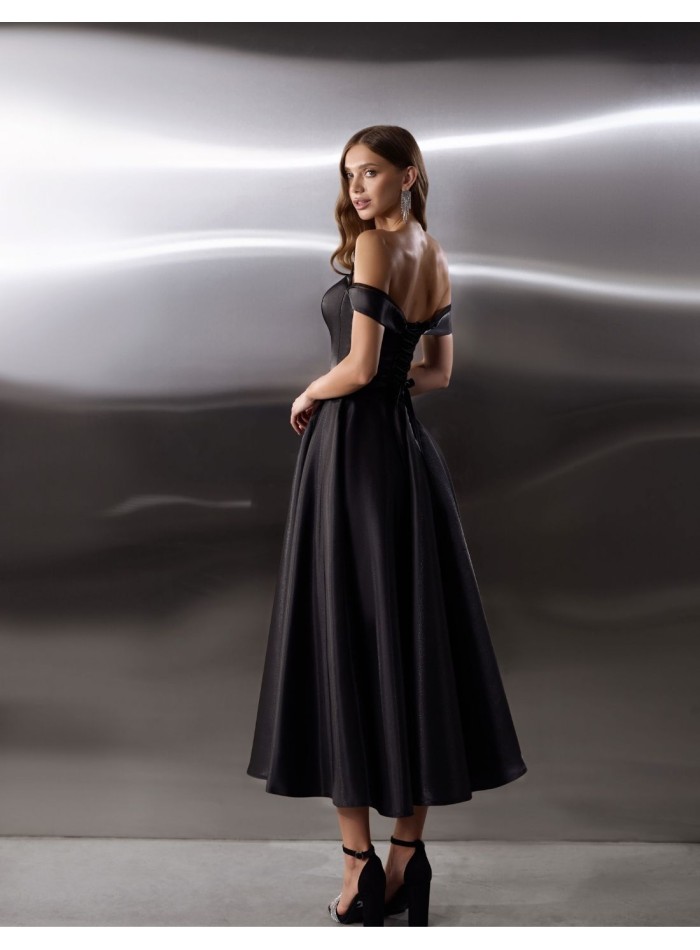 Midi party dress in satin with strapless neckline | INVITADISIMA