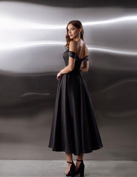 Vestido midi de fiesta en raso con escote palabra de honor y manga bandeau