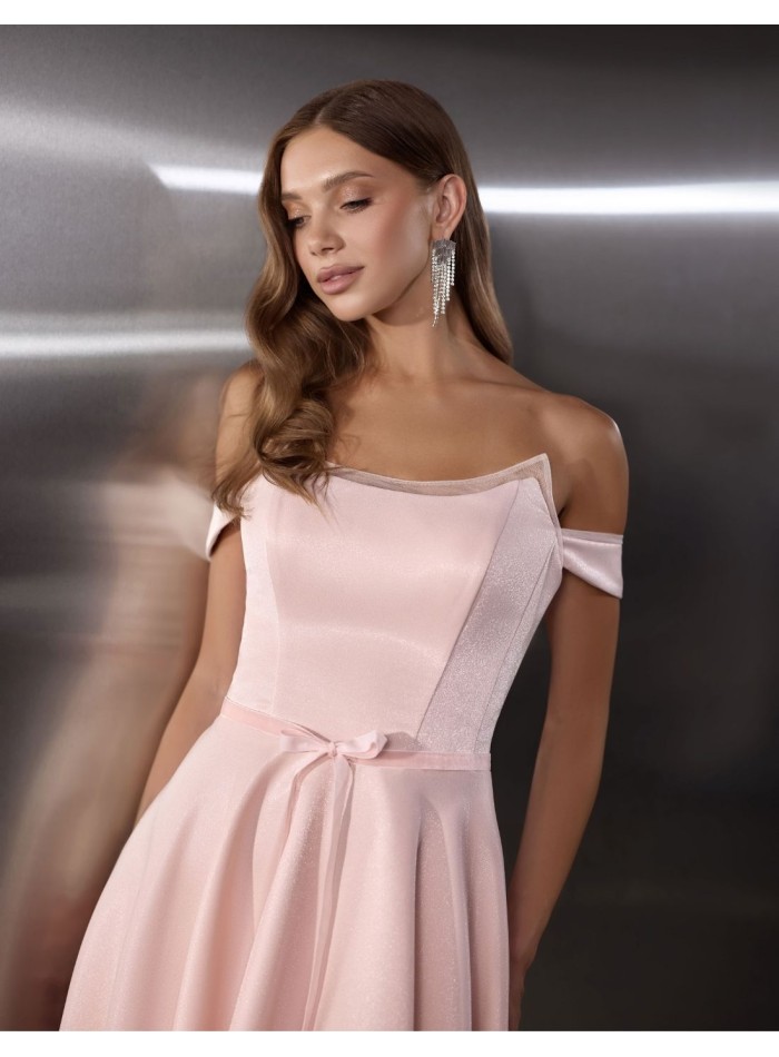 Midi party dress in satin with strapless neckline | INVITADISIMA