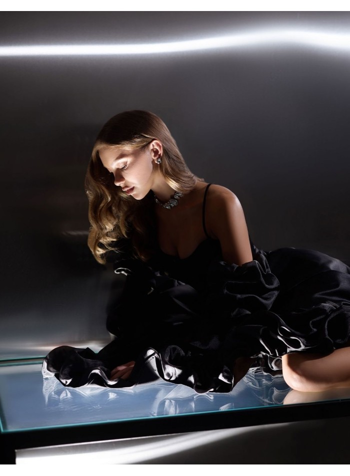 Midi party dress with detachable sleeves and...