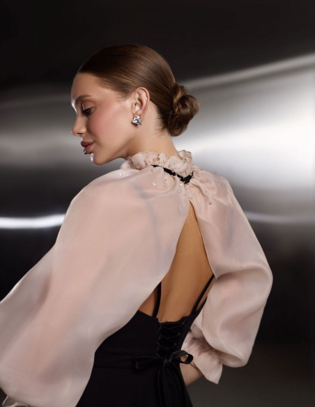 Vestido de fiesta corto con mangas abullonadas desmontables