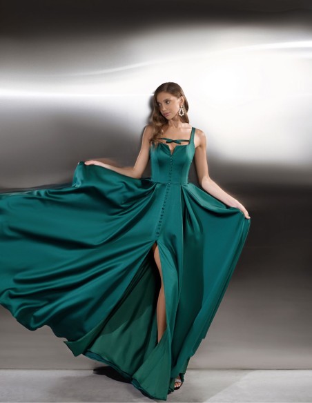 Long party dress with buttons and slit in the skirt