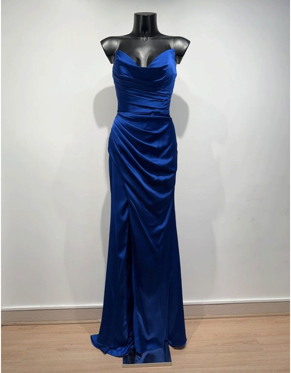 robe de soirée en satin sans bretelles avec corsage drapé...