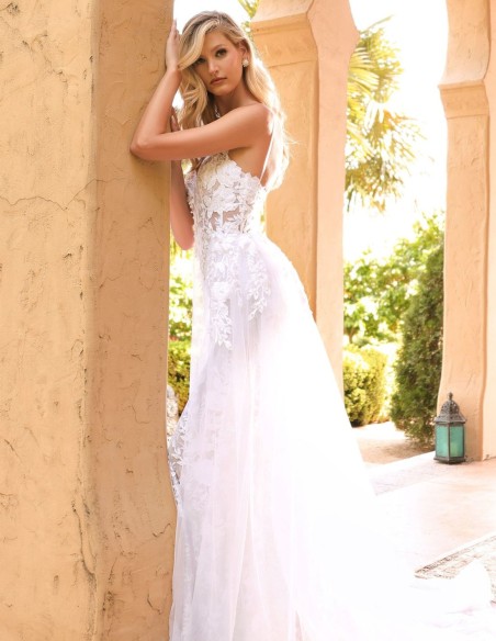 Vestido de novia de tirantes con encaje y sobrefalda