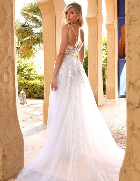 Robe de mariee longue avec dentelle et jupon INVITADISIMA
