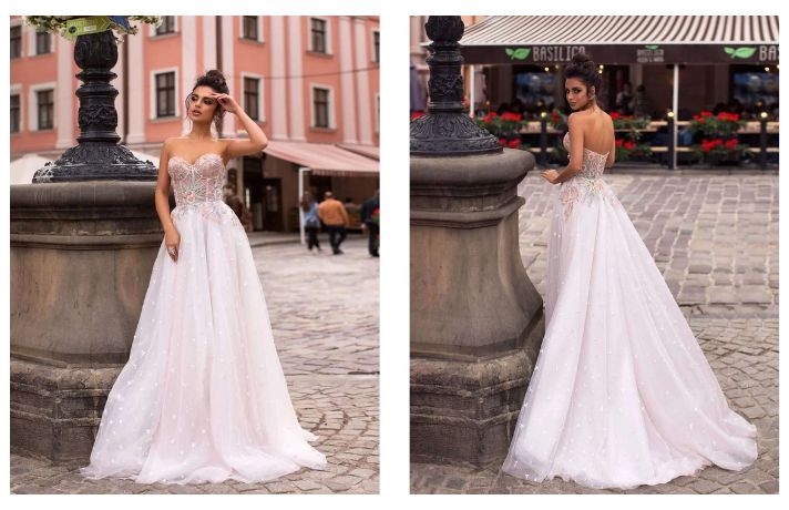 Long party dress with tulle skirt and body with floral embroidery