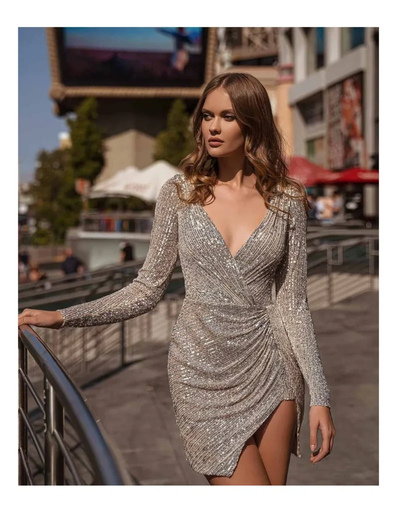 vestido de fiesta corto de lentejuelas en color dorado