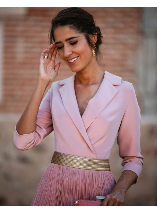 vestido-efecto-traje-chaqueta-cinturon-invitada-perfecta