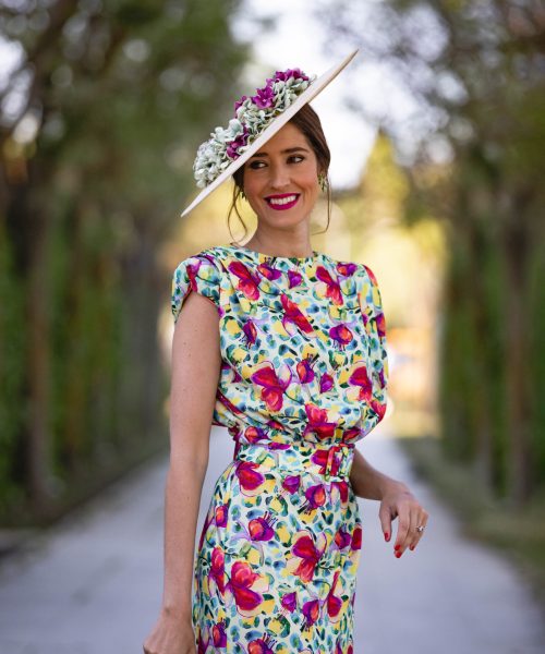 Vestido tobillero estampado con pamela para invitada boda-13