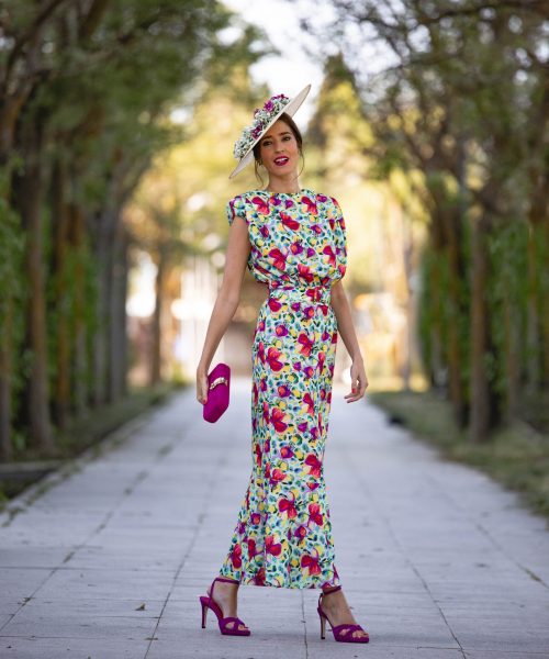 Vestido tobillero estampado con pamela para invitada boda-6