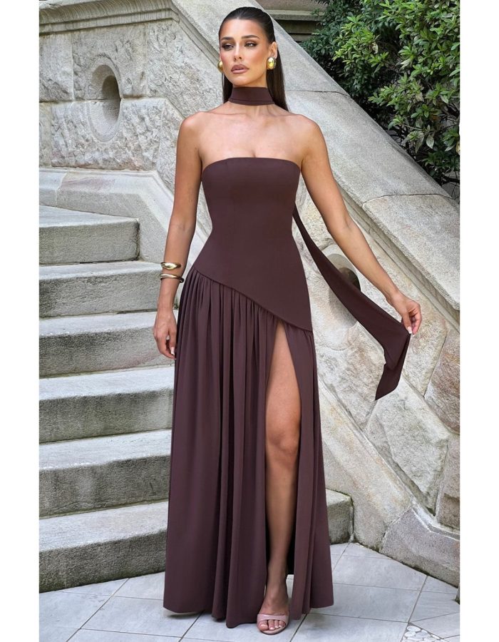 vestido-de-fiesta-largo-palabra-de-honor-marron-chocolate-con-chal-a-juego