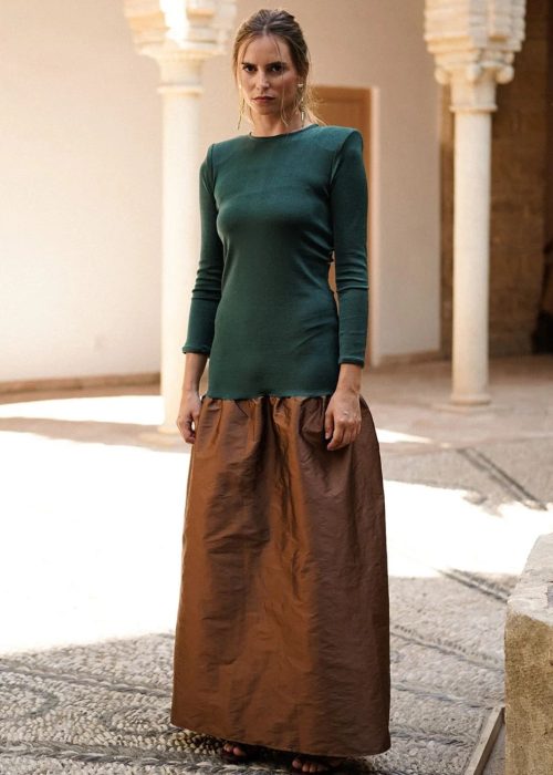vestido-de-invitada-largo-en-punto-verde-botella-y-tafetan-marron-ezelma