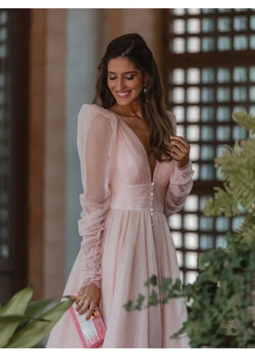 vestido-largo-de-fiesta-con-cuerpo-plisado-y-escote-en-v-brillante-emabride