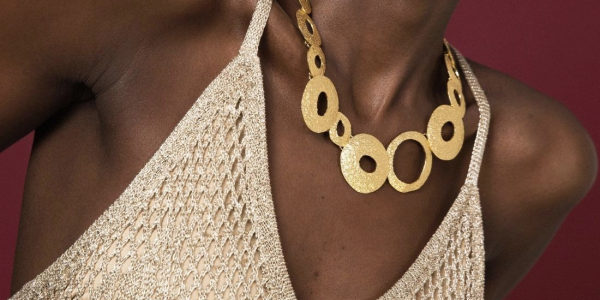 ELEVA TU LOOK DE INVITADA DE 2024 CON LAS 5 TENDENCIAS DEL MOMENTO
