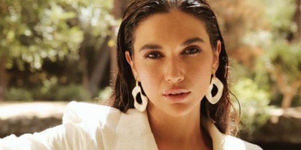 Es tiempo de rebajas… y de encontrar tu look de invitada favorito